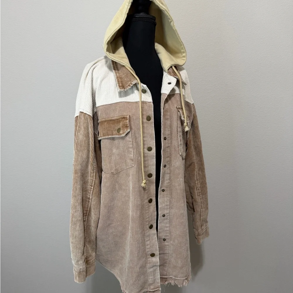 Two-Tone Corduroy Button-Up Jacket W6